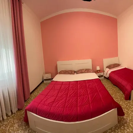 Aeroporto Oda ve Kahvaltı Azzano San Paolo